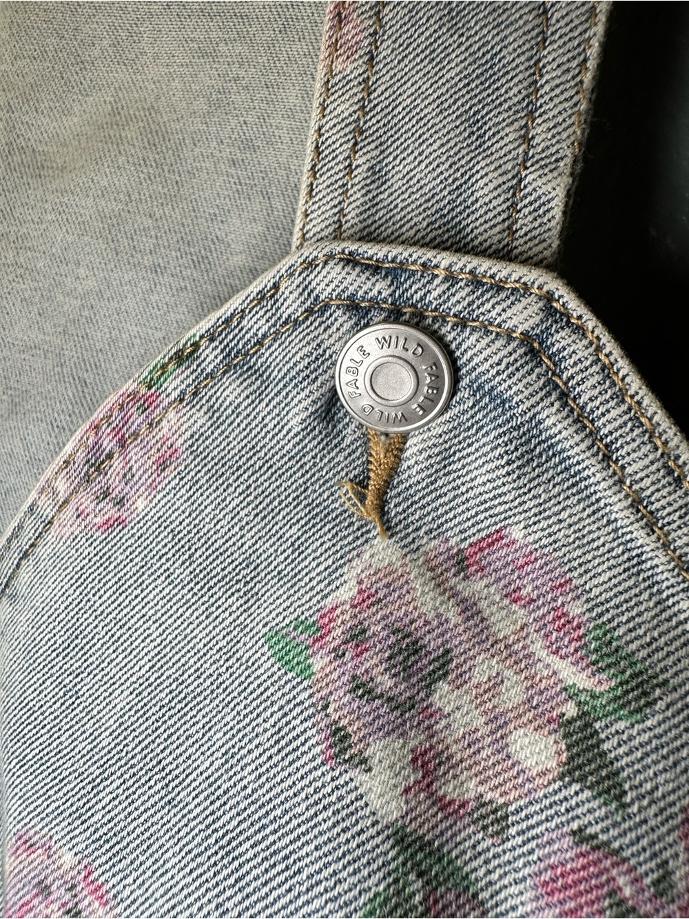 wild fable Floral Denim V-Neck Crop Top - Light Blue & Pink - Picture 5 of 6